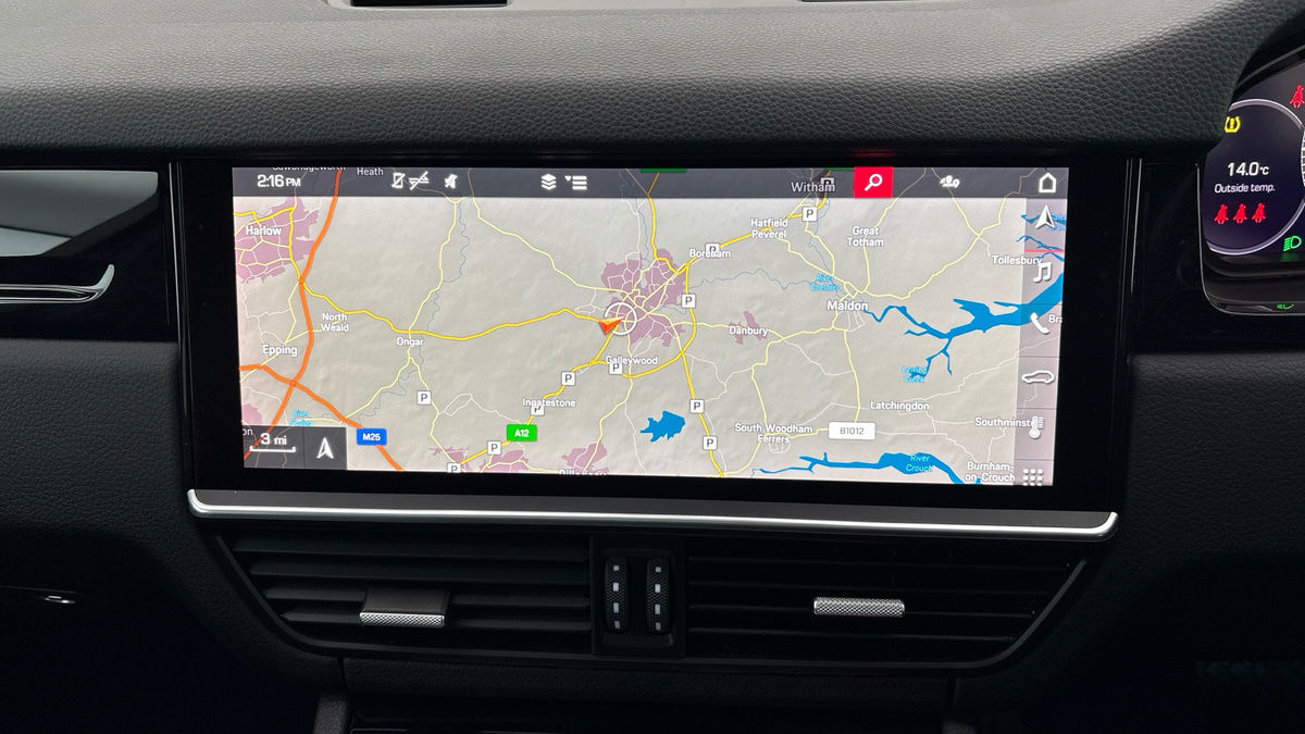 Porsche Cayenne Image 17