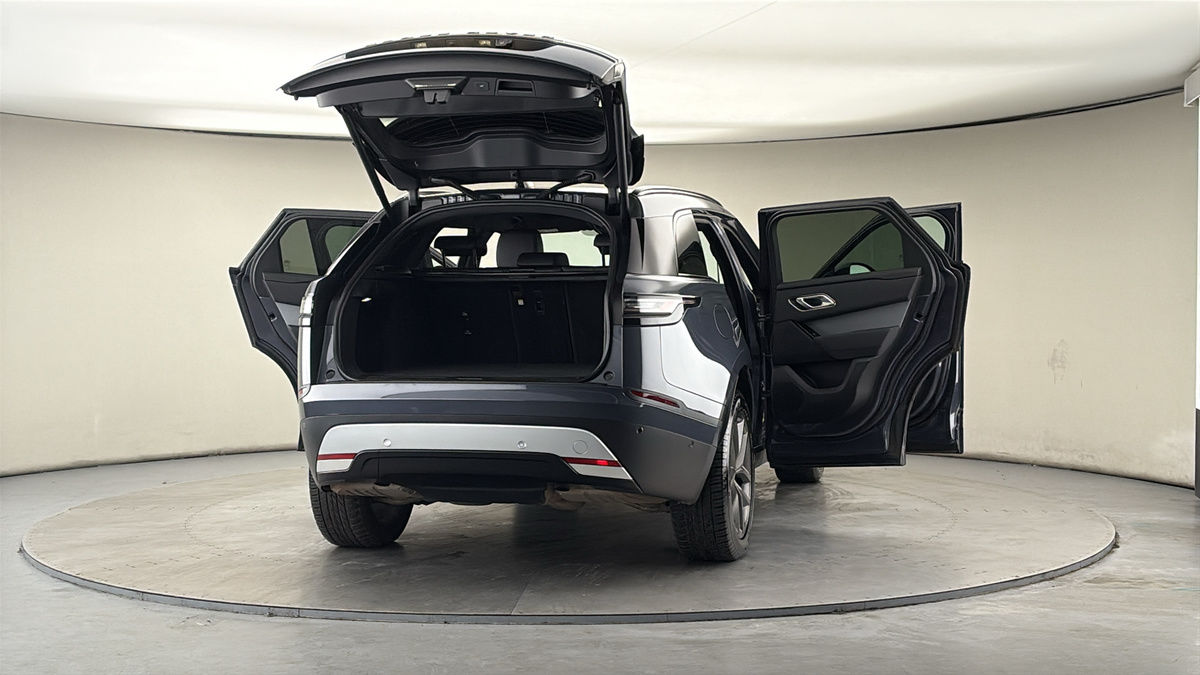 More views of Land Rover Range Rover Velar