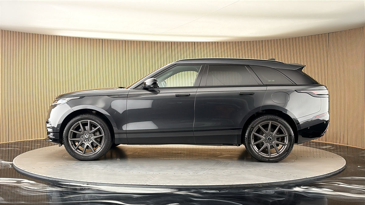 Land Rover Range Rover Velar Image 15
