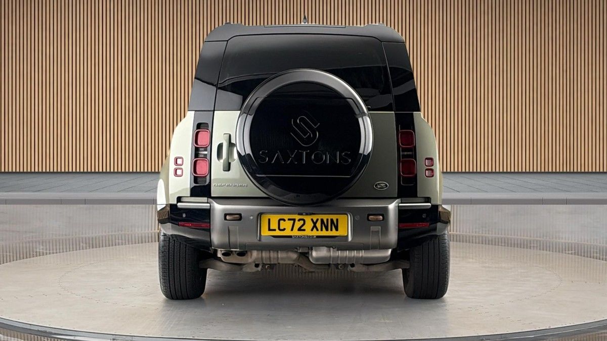 Land Rover Defender 110 Image 4
