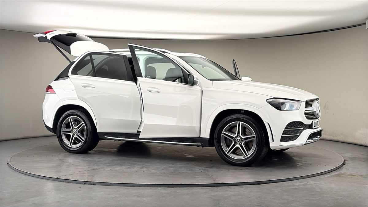 More views of Mercedes-Benz GLE