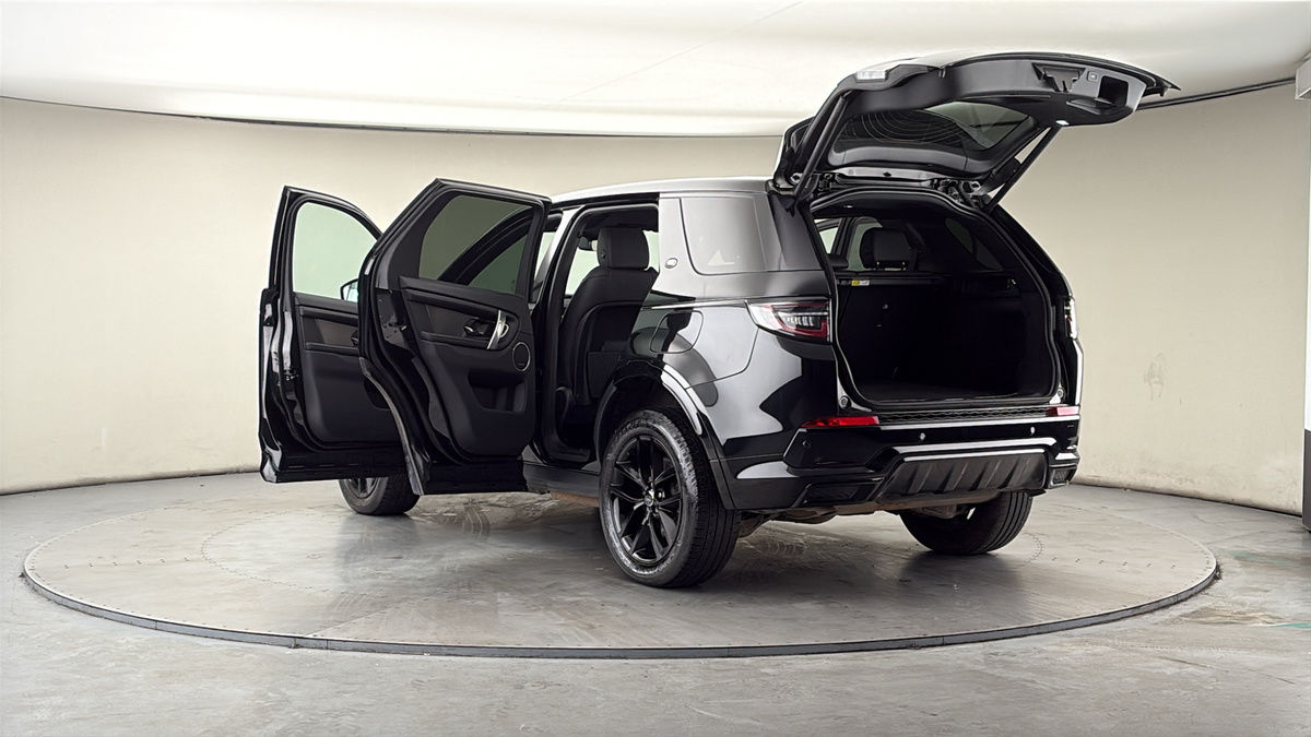 Land Rover Discovery Sport Image 23