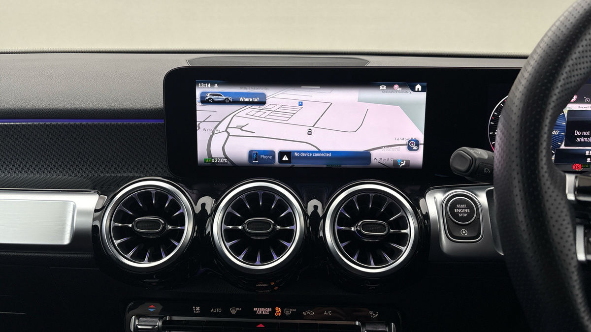 Mercedes-Benz GLB Image 17