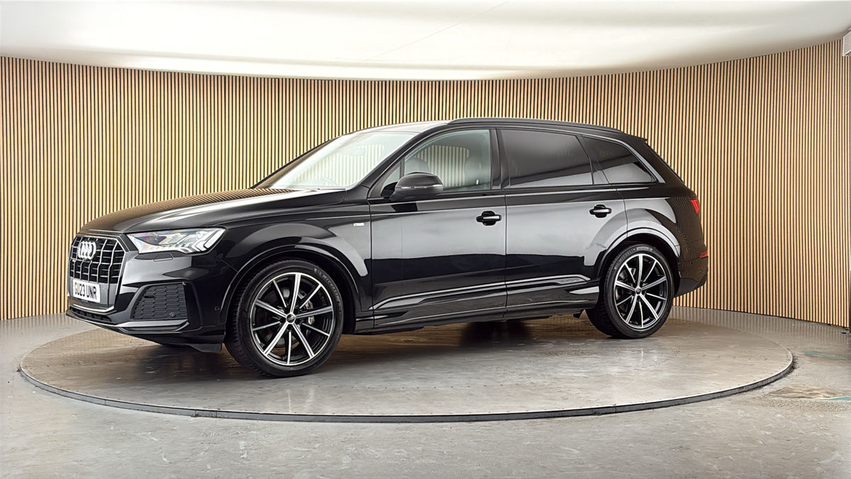 More views of Audi Q7