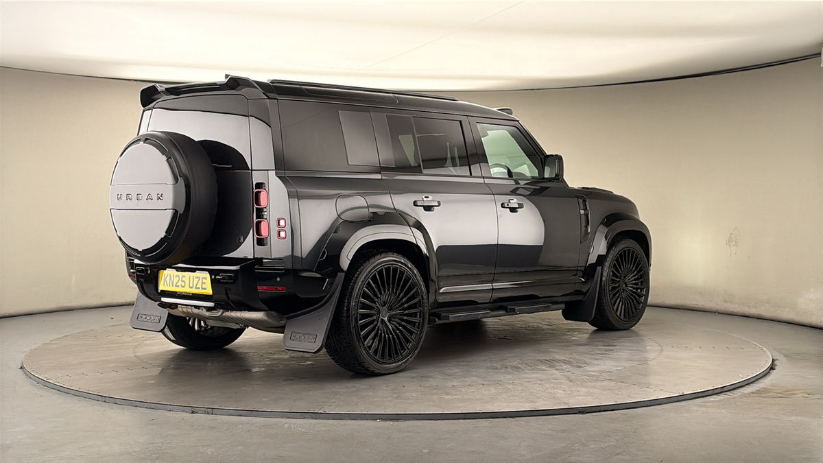 Land Rover Defender 110 Urban Image 21
