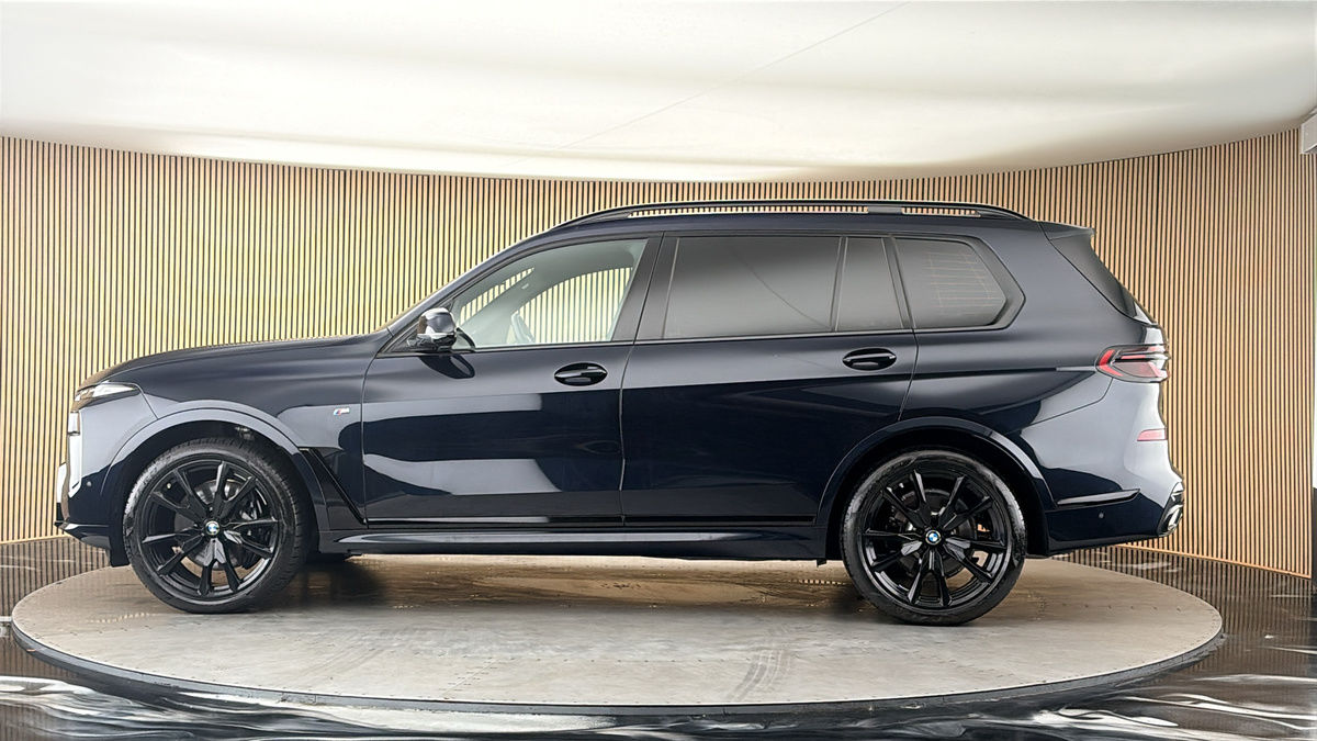 More views of BMW X7