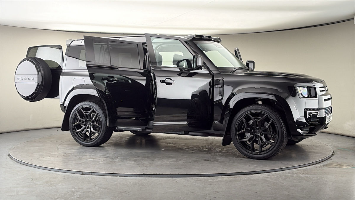 More views of Land Rover Defender 110