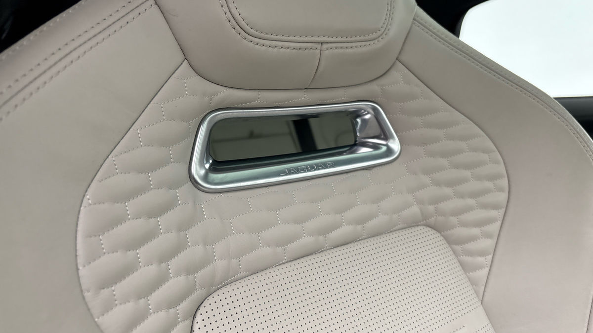 Jaguar F-PACE Image 26