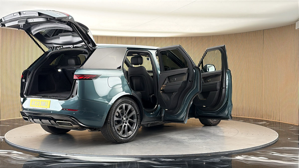 More views of Land Rover Range Rover Sport