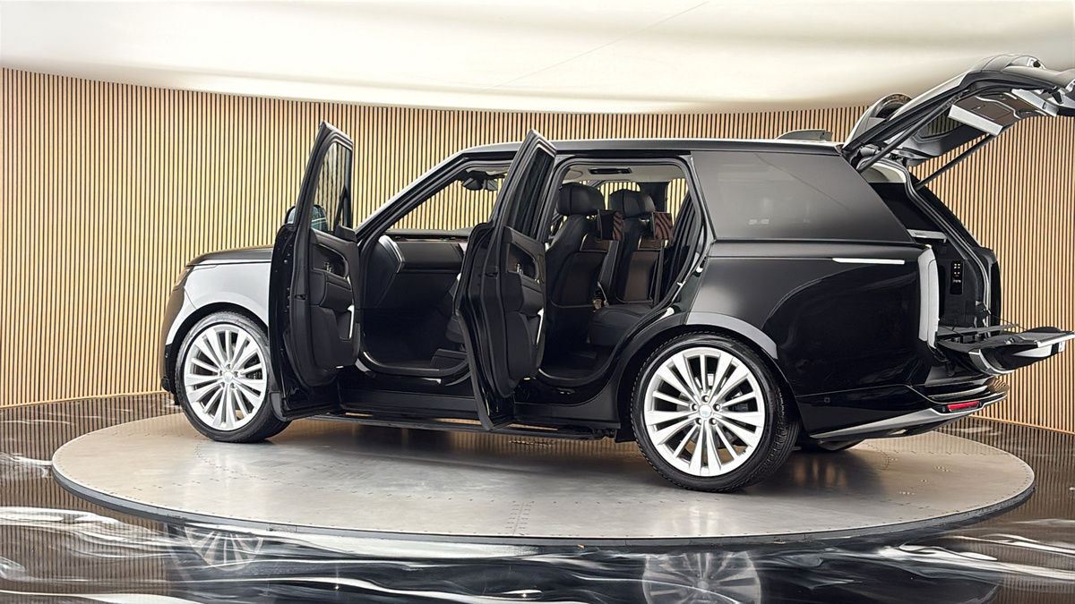 More views of Land Rover Range Rover