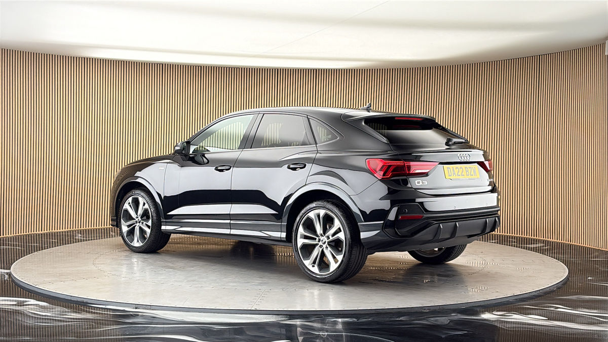 More views of Audi Q3