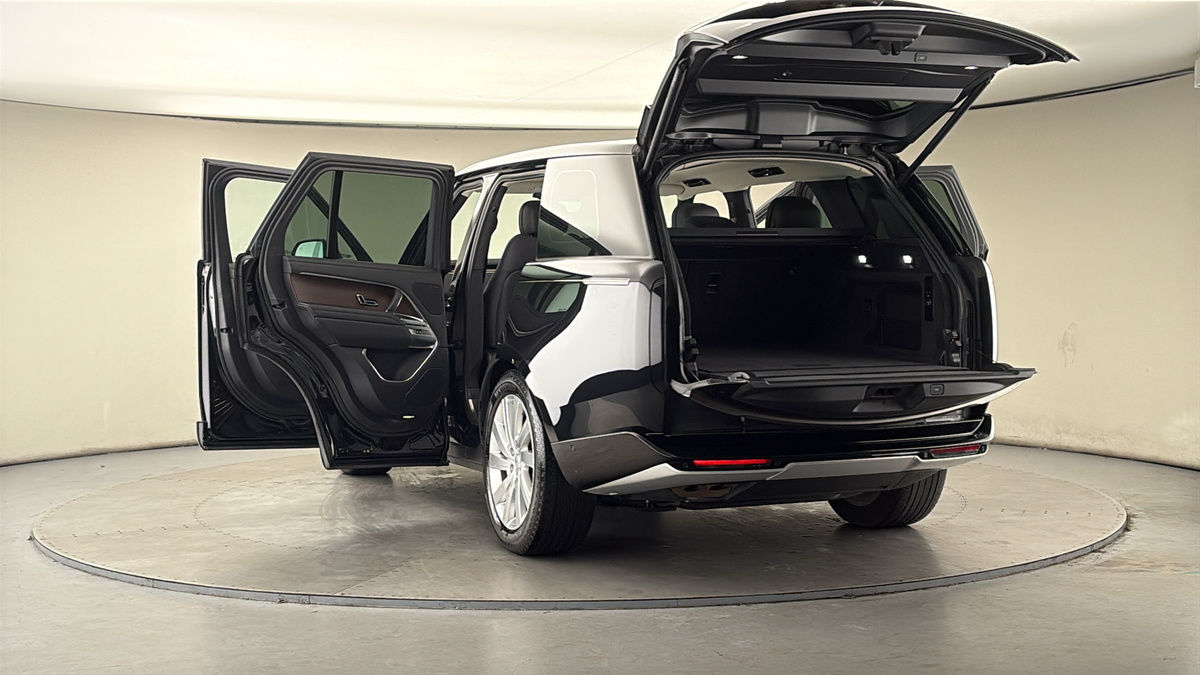 More views of Land Rover Range Rover