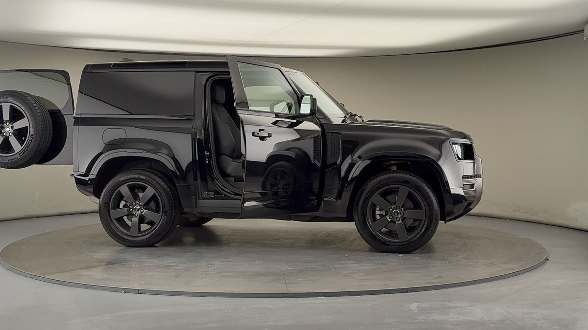 More views of Land Rover Defender 90