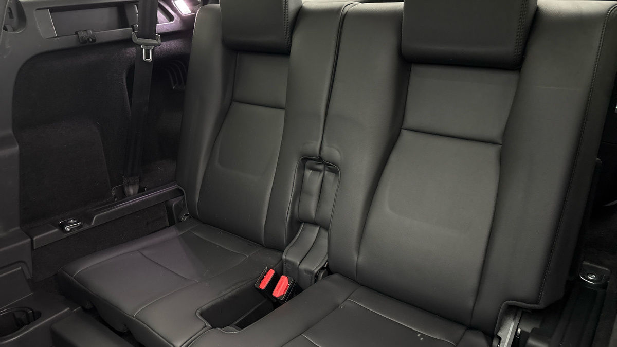 Land Rover Discovery Sport Image 25