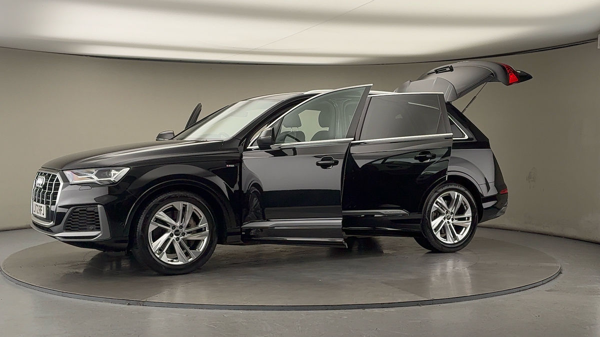 More views of Audi Q7