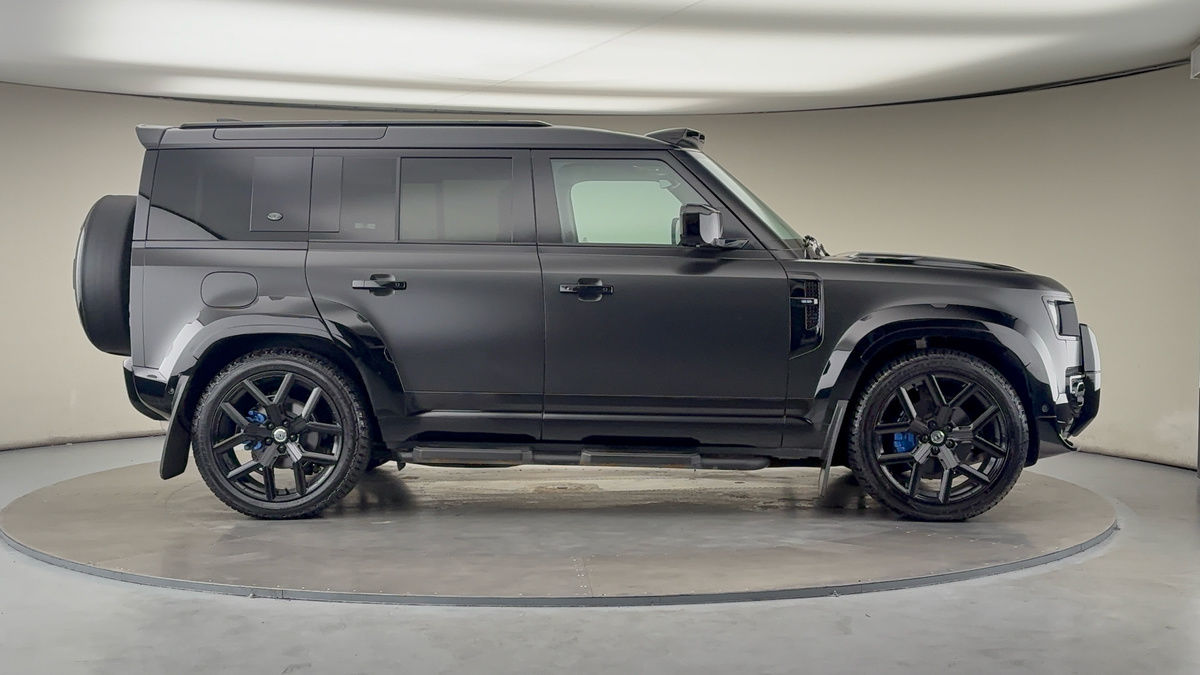 Land Rover Defender 110 Urban Image 16