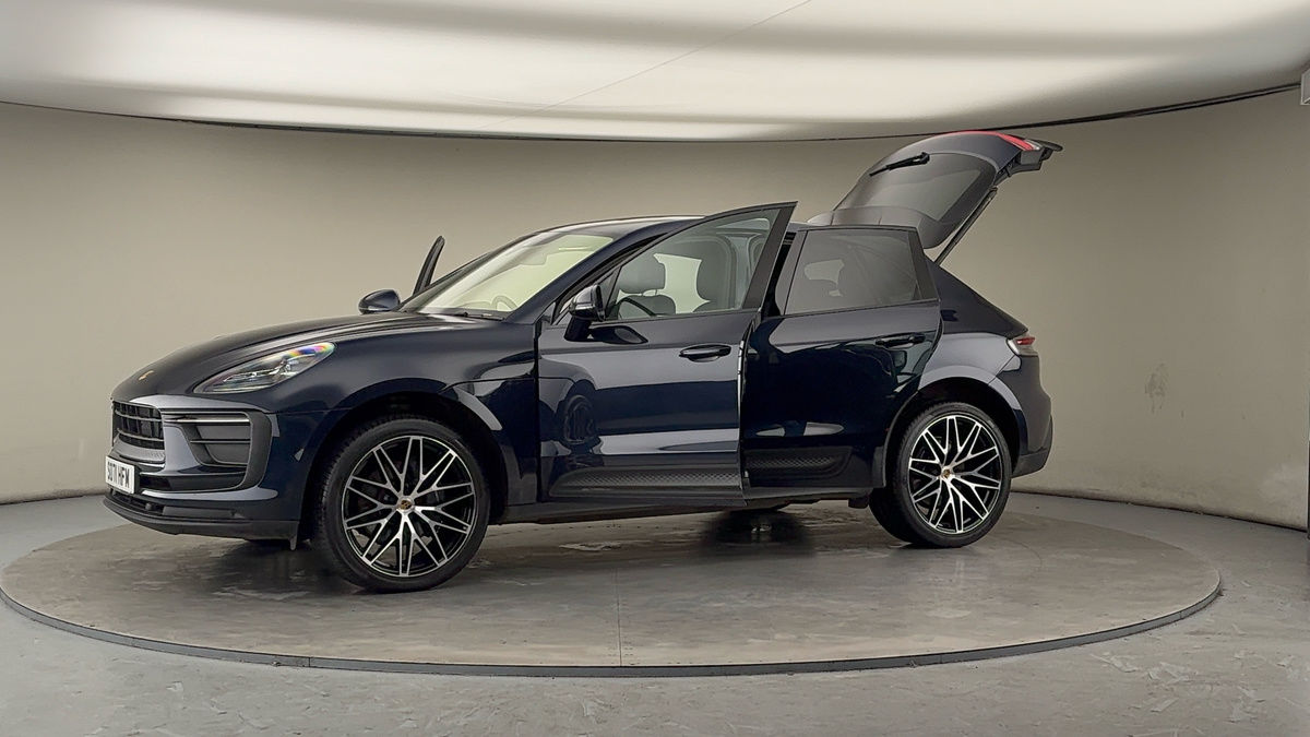 More views of Porsche Macan