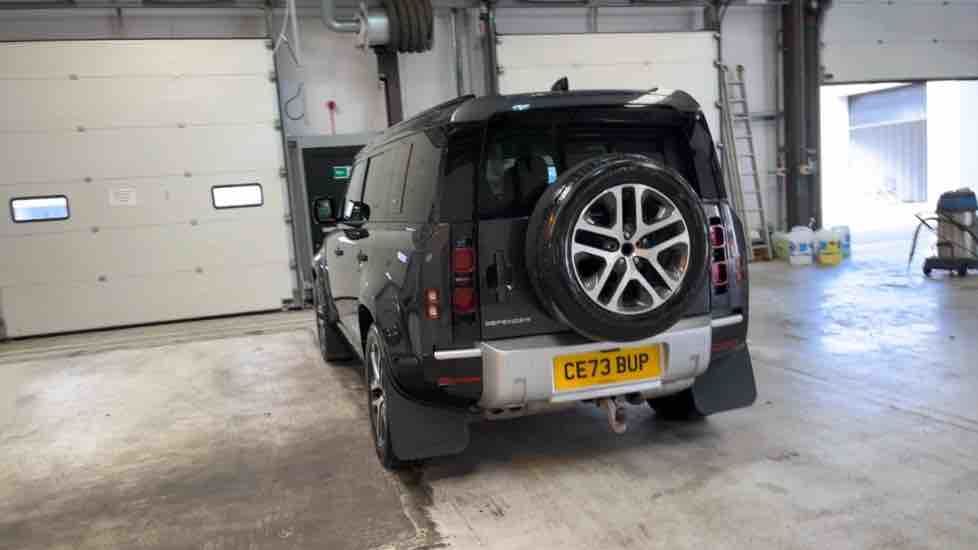 More views of Land Rover Defender 110