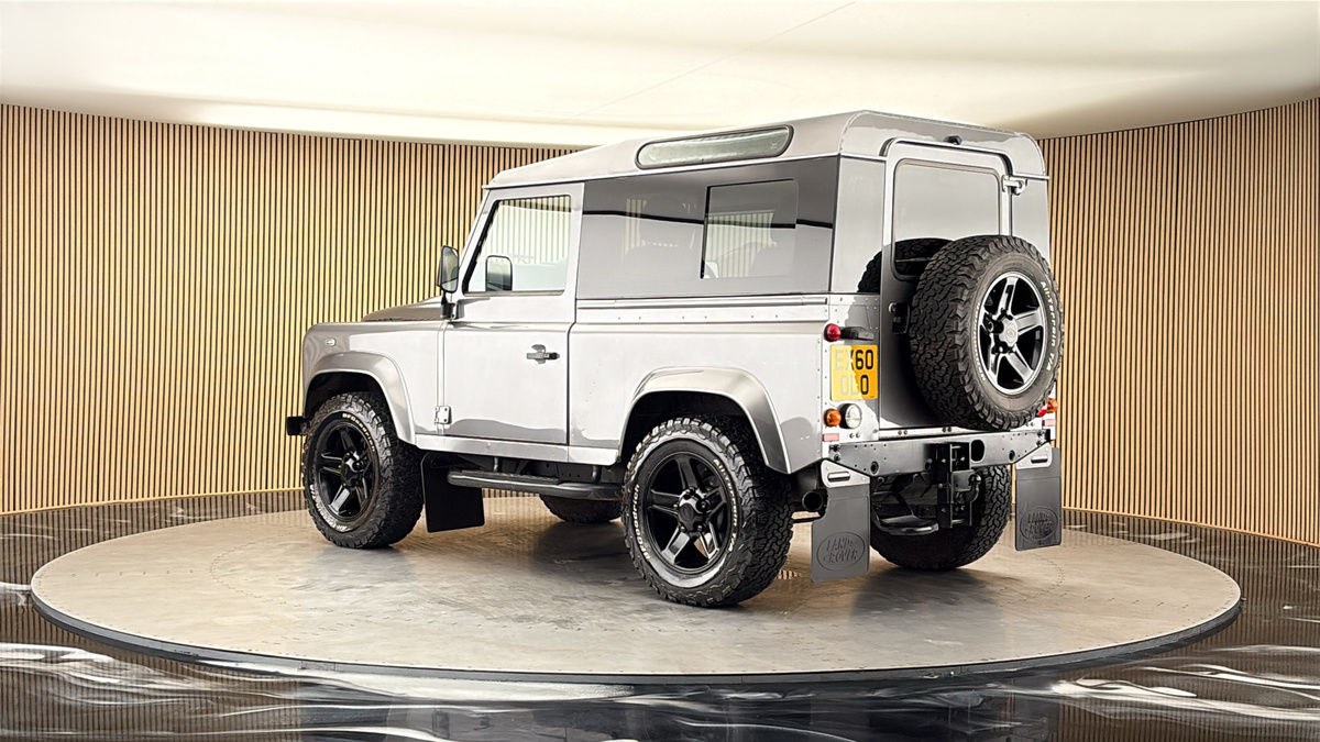 More views of Land Rover Defender 90