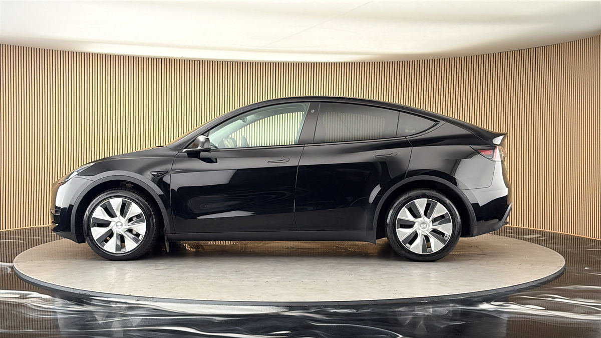 Tesla Model Y Image 15