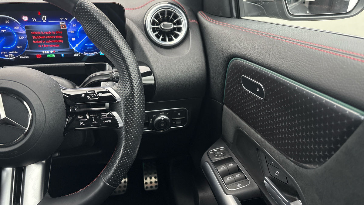 Mercedes-Benz EQA Image 14