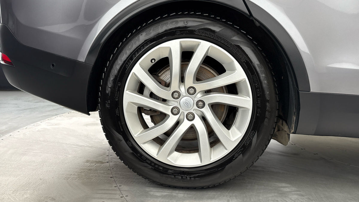 Land Rover Discovery Image 10