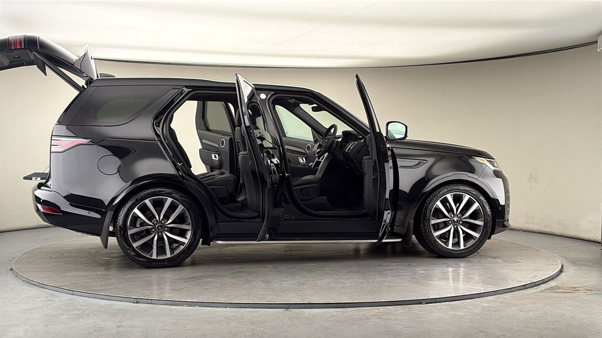 More views of Land Rover Discovery