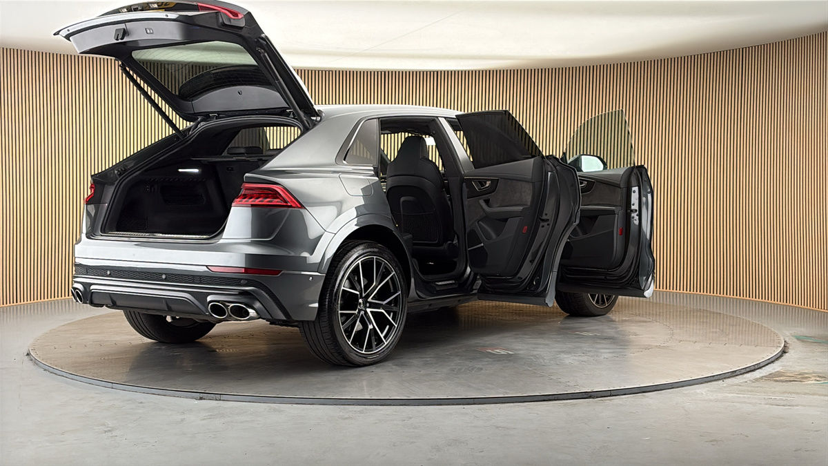 More views of Audi SQ8
