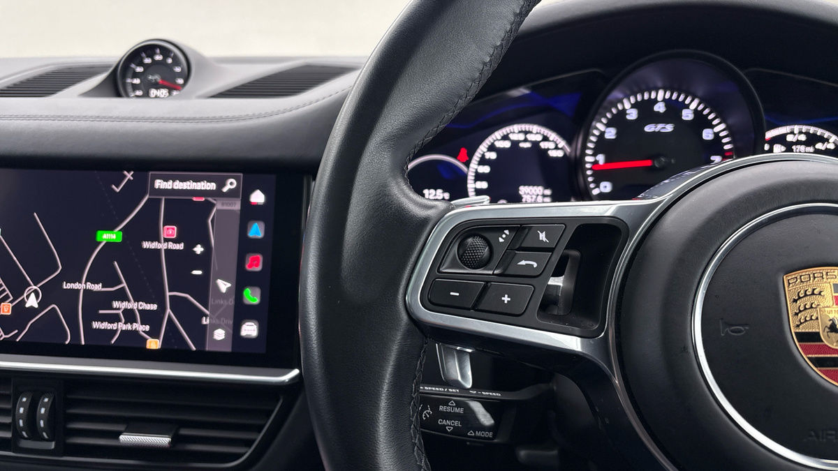 Porsche Cayenne Image 13