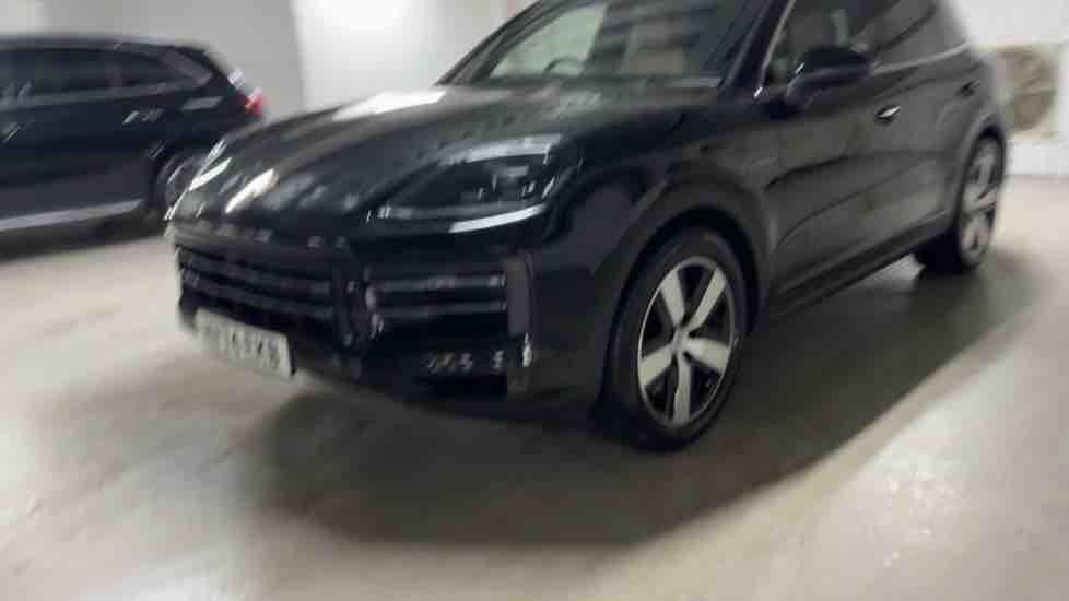 More views of Porsche Cayenne