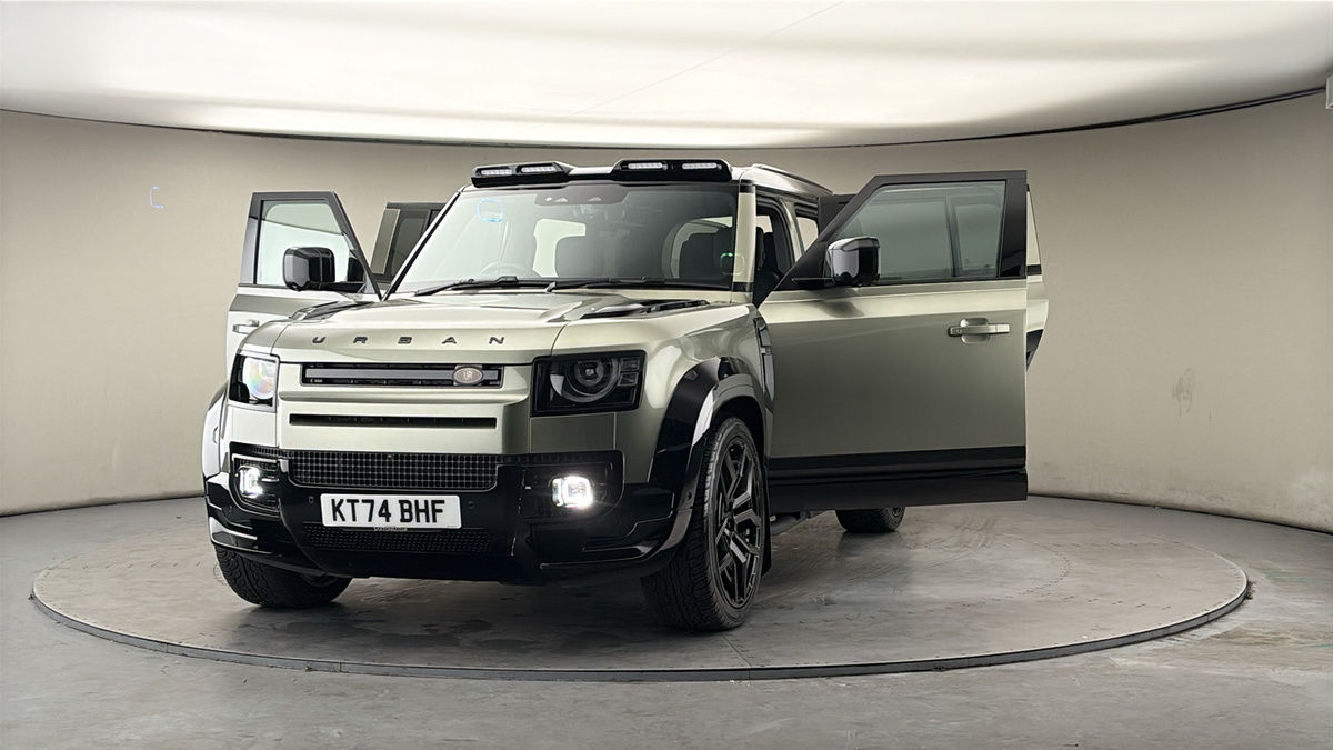 More views of Land Rover Defender 110