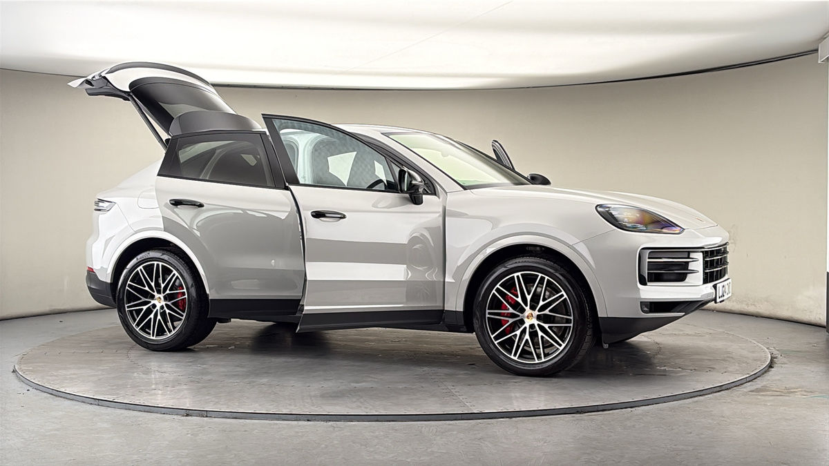 More views of Porsche Cayenne