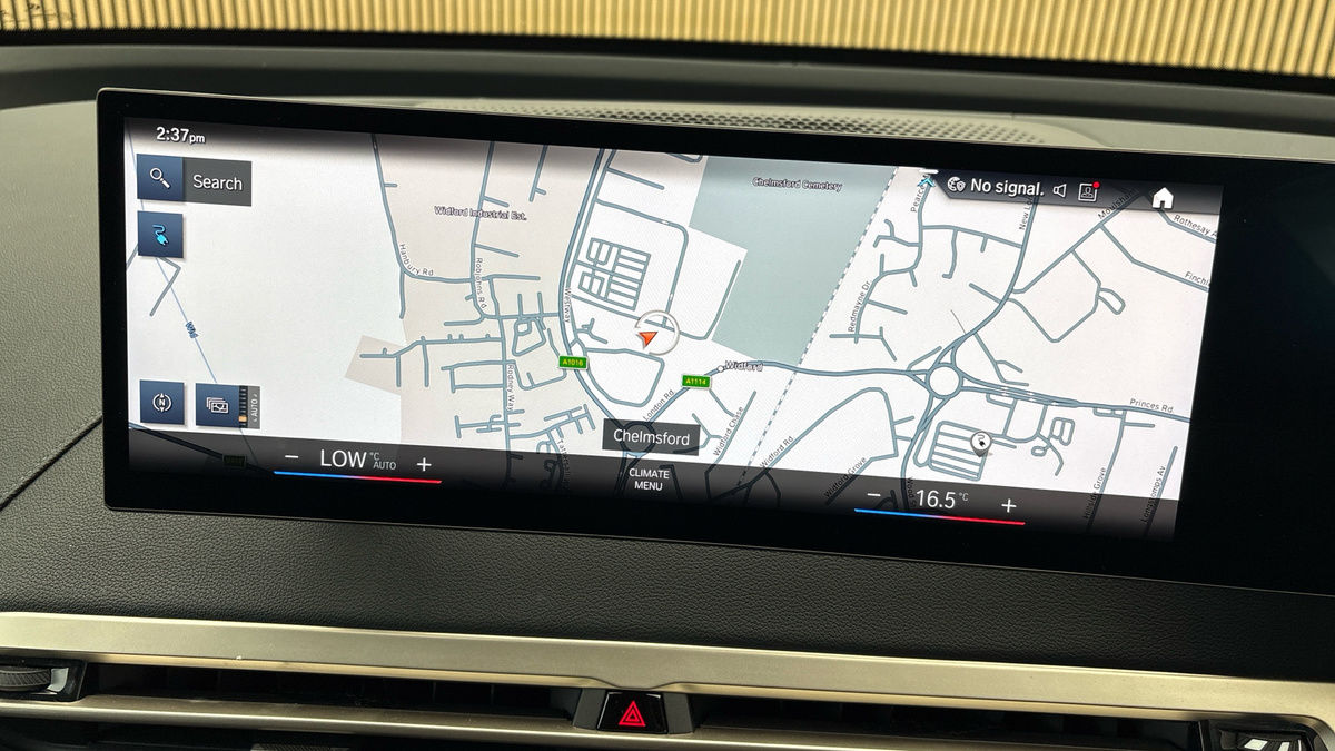 BMW iX Image 18
