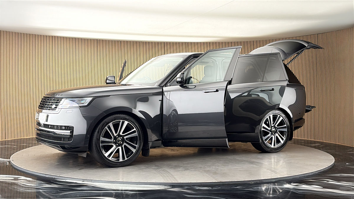 More views of Land Rover Range Rover