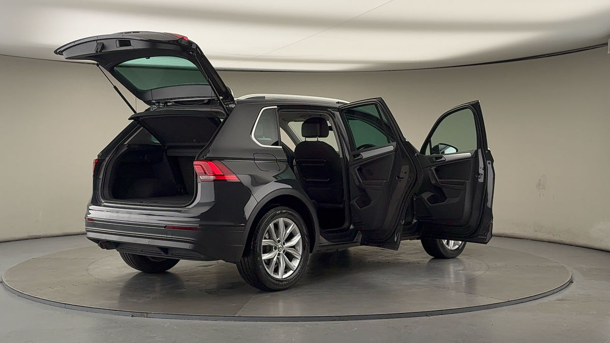 More views of Volkswagen Tiguan