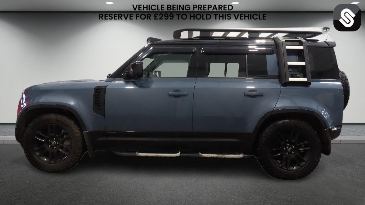 Land Rover Defender 110 Image 6