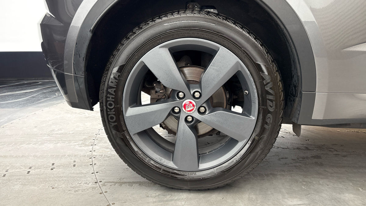 Jaguar E-PACE Image 10