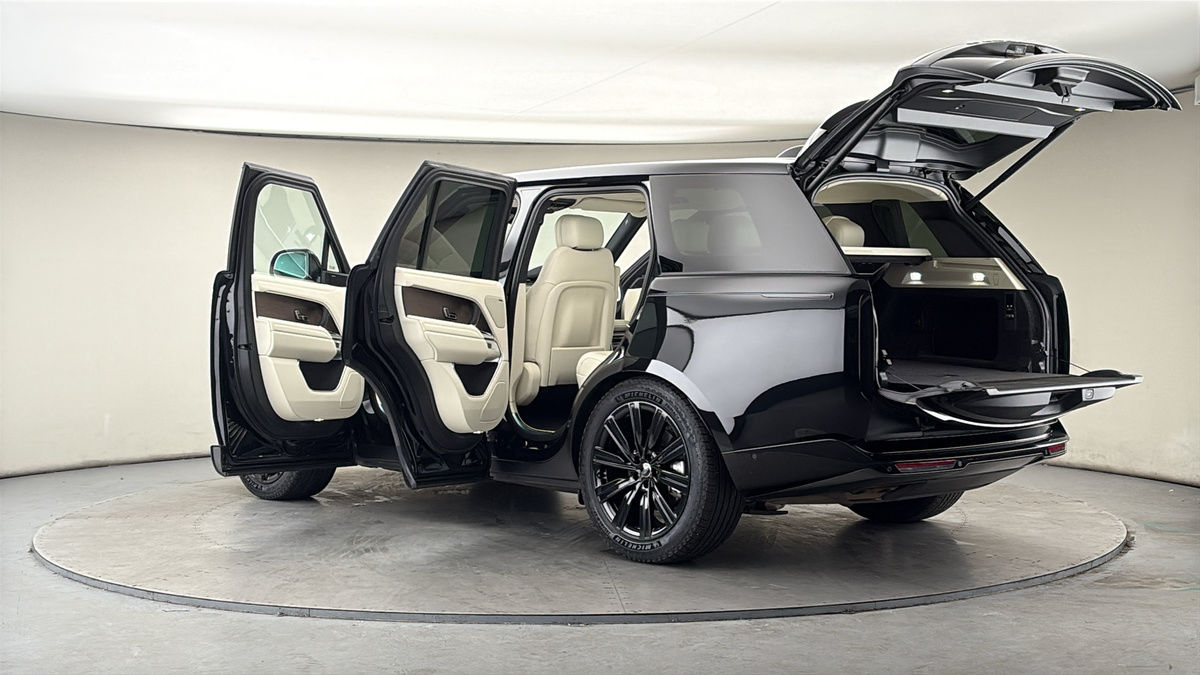 More views of Land Rover Range Rover