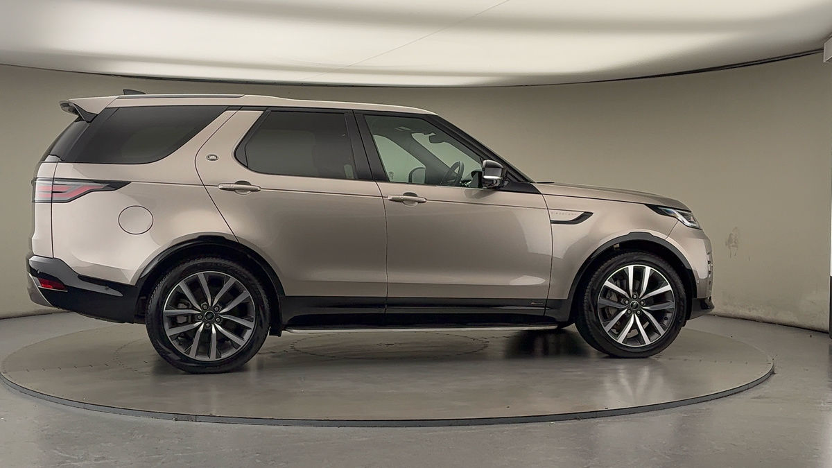 More views of Land Rover Discovery