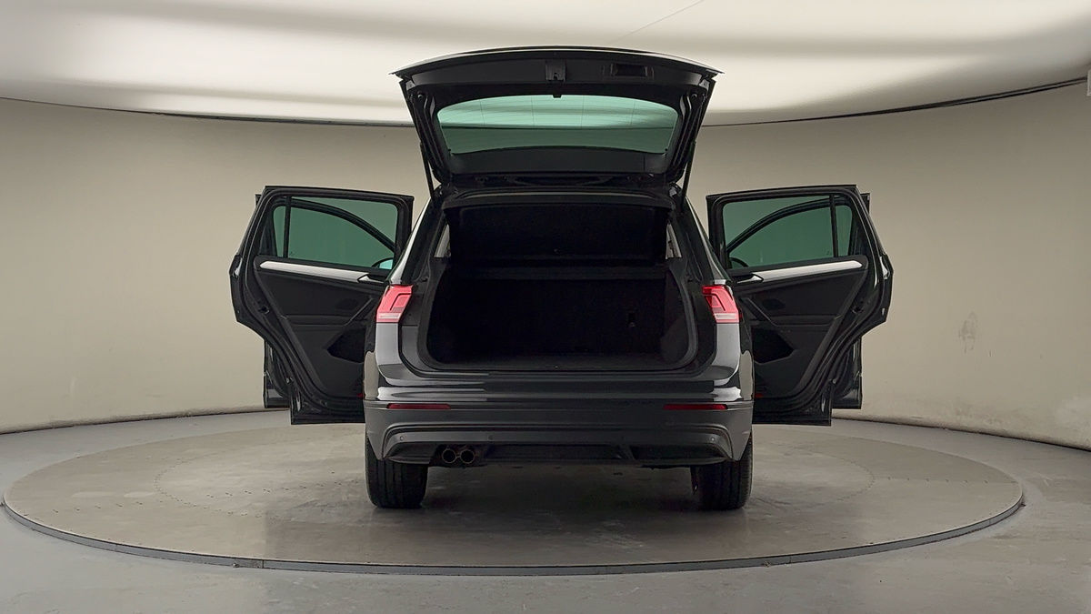 More views of Volkswagen Tiguan