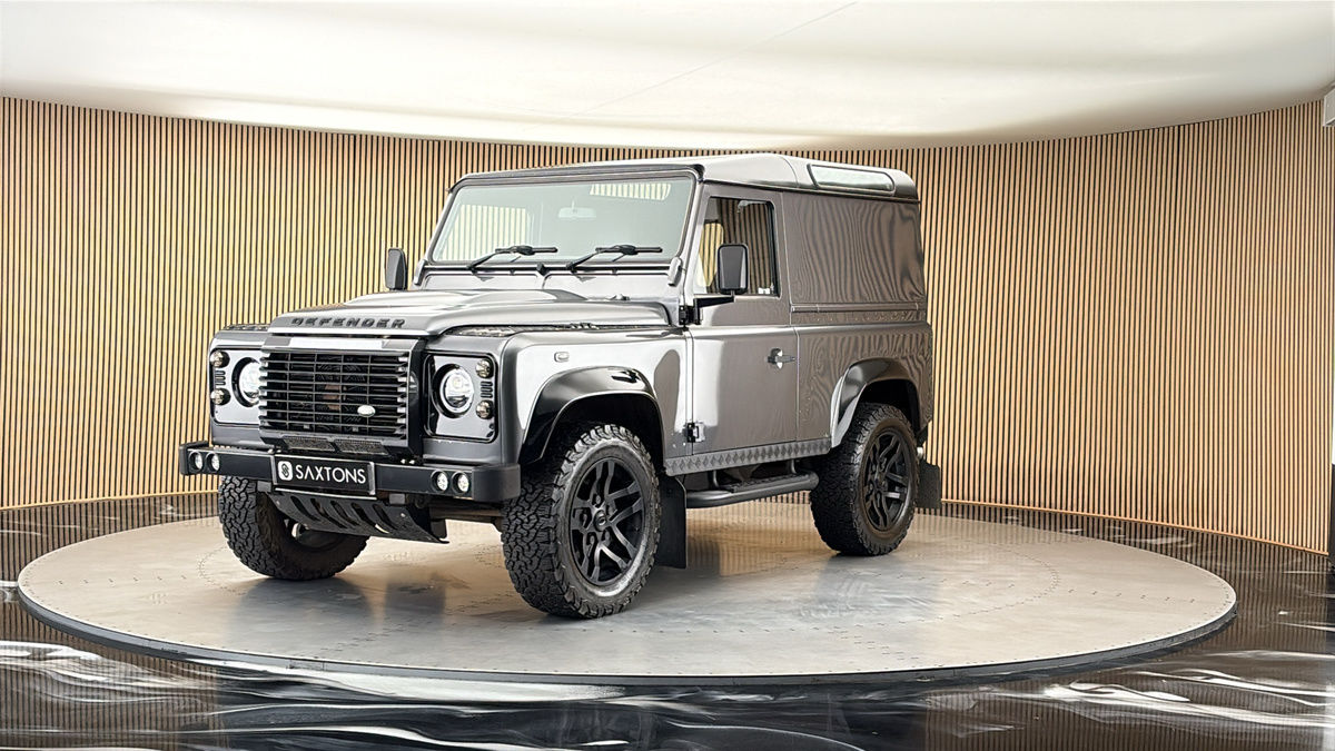 More views of Land Rover Defender 90
