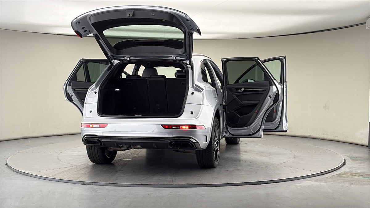 More views of Audi Q5