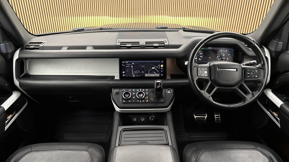 Land Rover Defender 90 Image 12