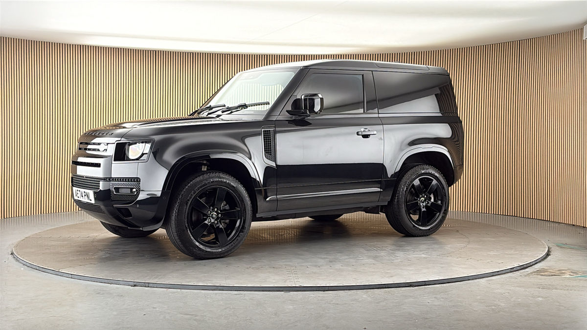 More views of Land Rover Defender 90