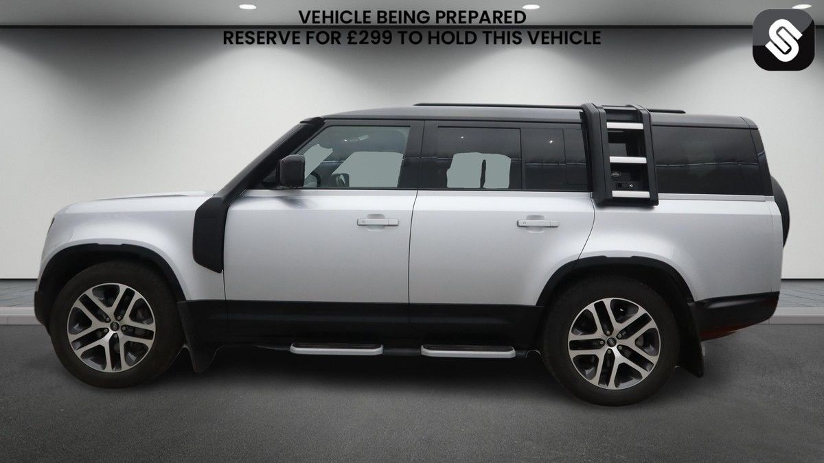 Land Rover Defender 130 Image 6