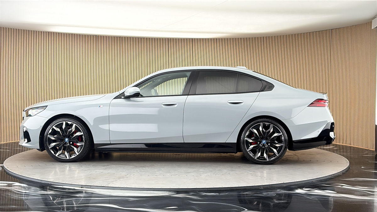 More views of BMW i5