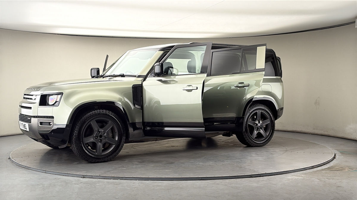 More views of Land Rover Defender 110
