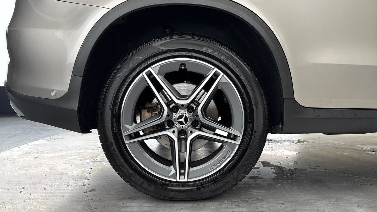 Mercedes-Benz GLC Image 10