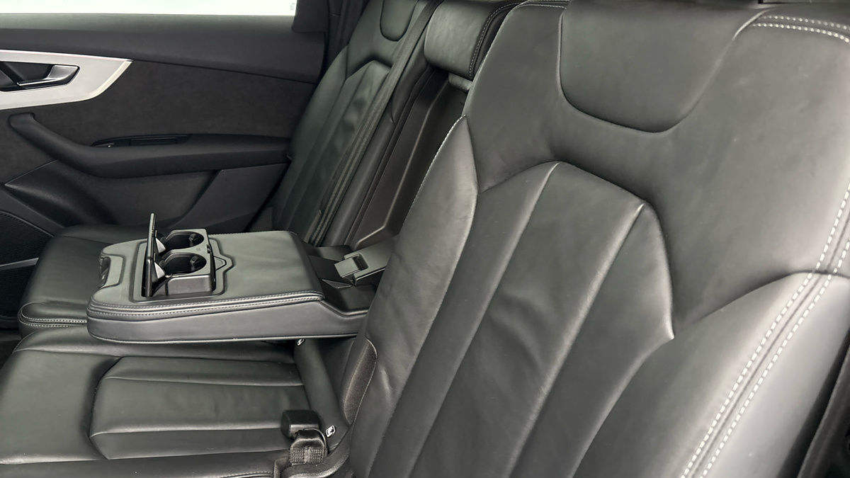 Audi Q7 Image 9