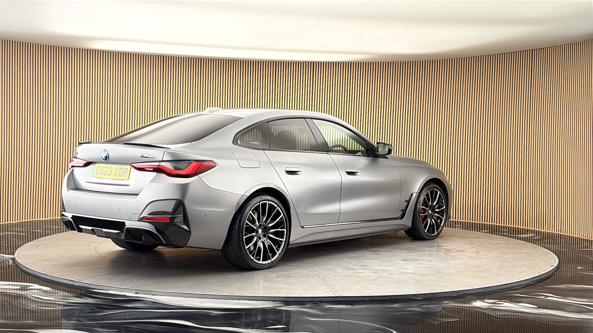 BMW i4 Image 21